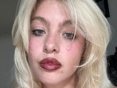 Maddy_MaeXX's Thumbnail